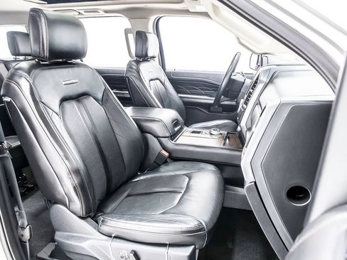 Used 2019 Ford Expedition Platinum RWD image 32