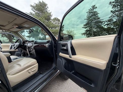 Used 2015 Toyota 4Runner Limited AWD/4WD image 24