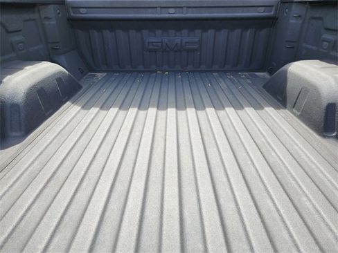 Used 2023 GMC Sierra 1500 SLT image 31