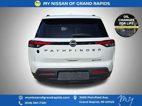 Used 2023 Nissan Pathfinder SV AWD/4WD image 7