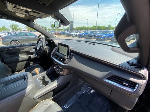 Used 2022 GMC Yukon XL AT4 AWD/4WD image 34
