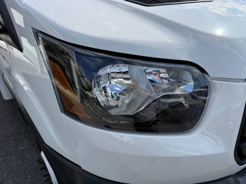 Used 2018 Ford Transit 350 138 DRW RWD image 35