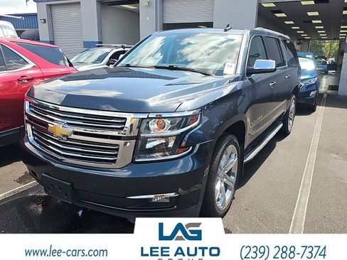Used 2020 Chevrolet Suburban Premier AWD/4WD image 3