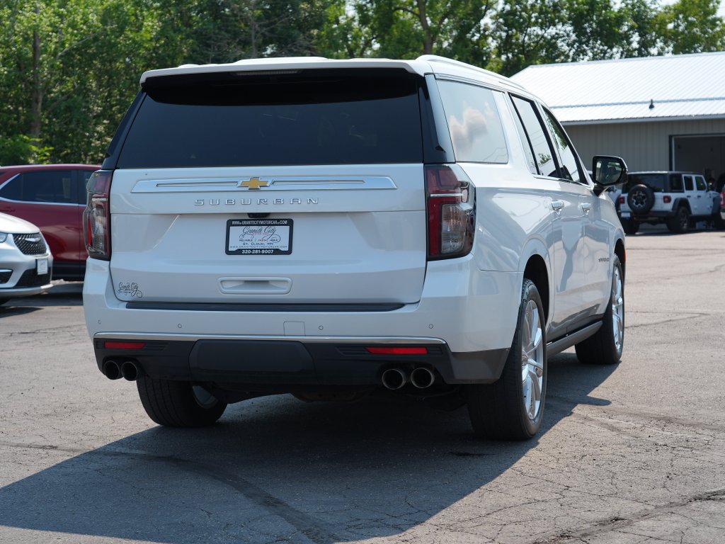 Used 2022 Chevrolet Suburban High Country AWD/4WD image 3