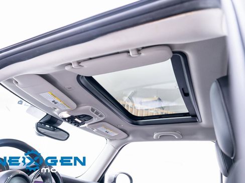 Used 2023 MINI Cooper 2-Door Hardtop image 27