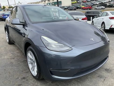 Used 2023 Tesla Model Y 2WD image 74