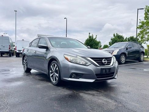 Used 2016 Nissan Altima 2.5 SR FWD image 1
