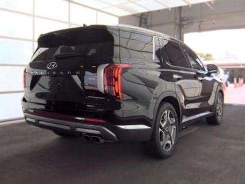 Used 2024 Hyundai Palisade Limited AWD/4WD image 2