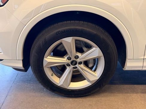Used 2023 Audi Q7 3.0T Premium AWD/4WD image 23