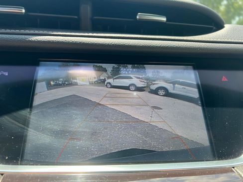 Used 2019 Cadillac XT5 AWD image 12