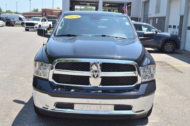 Used 2024 RAM 1500 Classic SLT AWD/4WD image 3