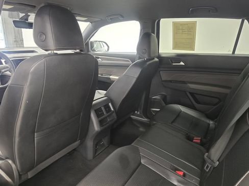 Used 2023 Volkswagen Atlas Cross Sport SE FWD image 11