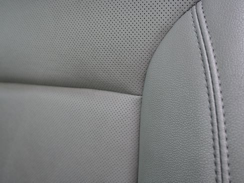 Used 2022 Chevrolet Silverado 1500 LTZ w/ Z71 Off-Road Package image 24