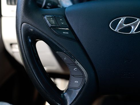 Used 2011 Hyundai Sonata GLS image 25