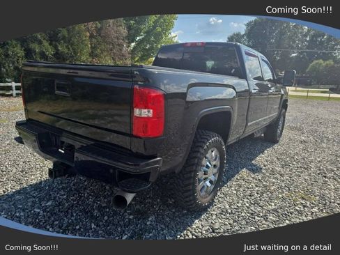 Used 2018 GMC Sierra 2500 Denali w/ Duramax Plus Package AWD/4WD image 5