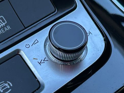 Used 2023 Audi Q7 3.0T Premium Plus w/ Premium Plus Package image 35