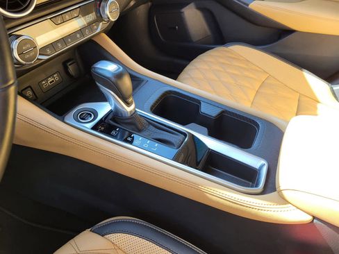 Used 2024 Nissan Sentra SV w/ SV Premium Package image 23