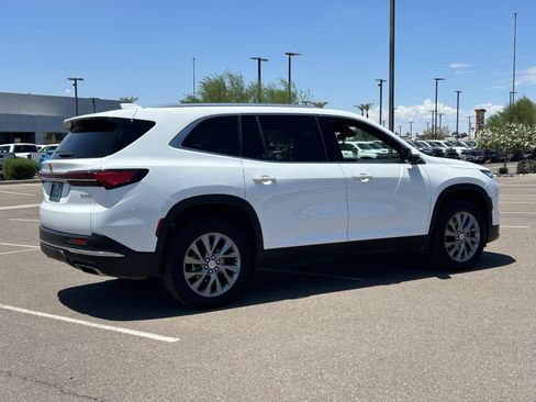Used 2026 Buick Enclave Preferred FWD image 5