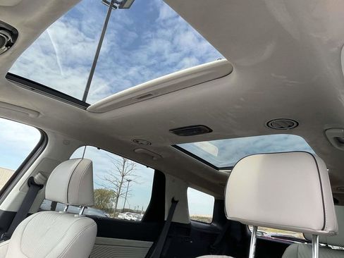 Used 2024 Hyundai Palisade Calligraphy image 10