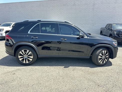 Used 2025 Mercedes-Benz GLE 450e 4MATIC w/ Driver Assistance Package image 3