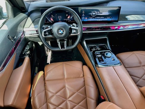 Used 2023 BMW 740i w/ Parking Assistance Package RWD image 22