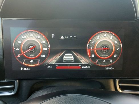Used 2025 Hyundai Elantra SEL FWD image 2