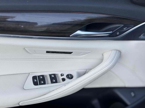 Used 2017 BMW 540i xDrive image 19