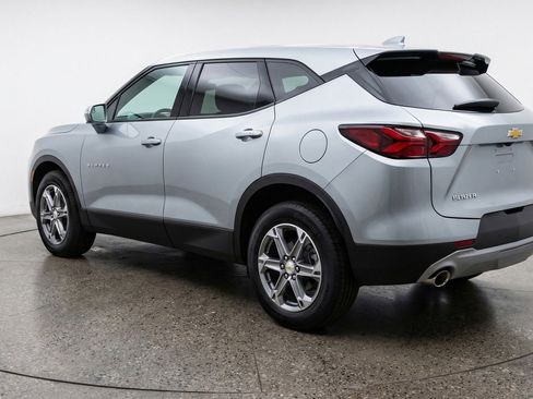 Used 2025 Chevrolet Blazer LT FWD image 6