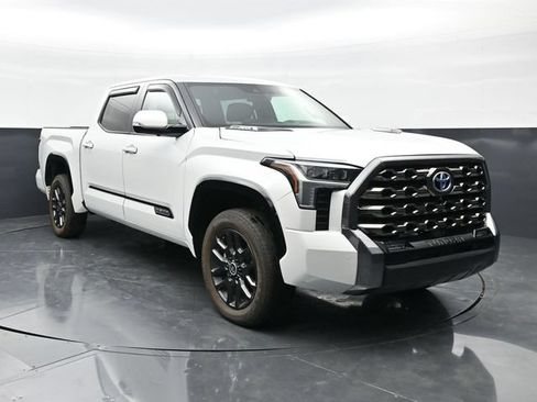 Used 2024 Toyota Tundra Platinum AWD/4WD image 4