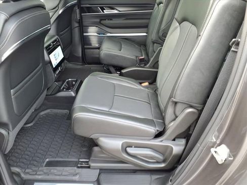 New 2026 Jeep Grand Wagoneer L Summit AWD/4WD image 15
