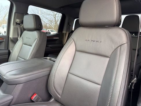 Used 2024 GMC Sierra 1500 Denali w/ Denali Reserve Package image 9
