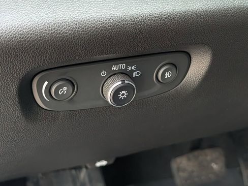 Used 2020 Chevrolet Traverse RS FWD image 17