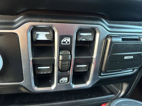 Used 2020 Jeep Wrangler Unlimited Sport S image 12