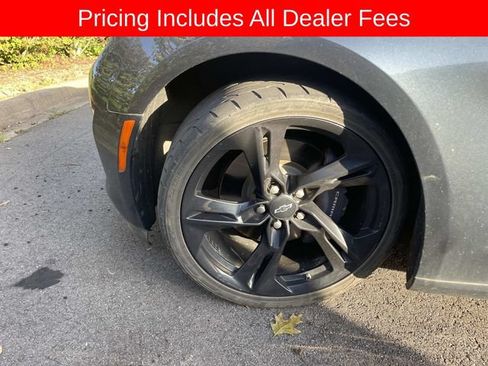 Used 2021 Chevrolet Camaro LT w/ Technology Package RWD image 2