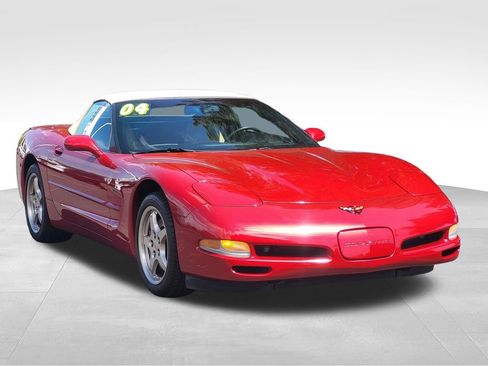 Used 2004 Chevrolet Corvette Convertible w/ Preferred Equipment Group RWD image 3