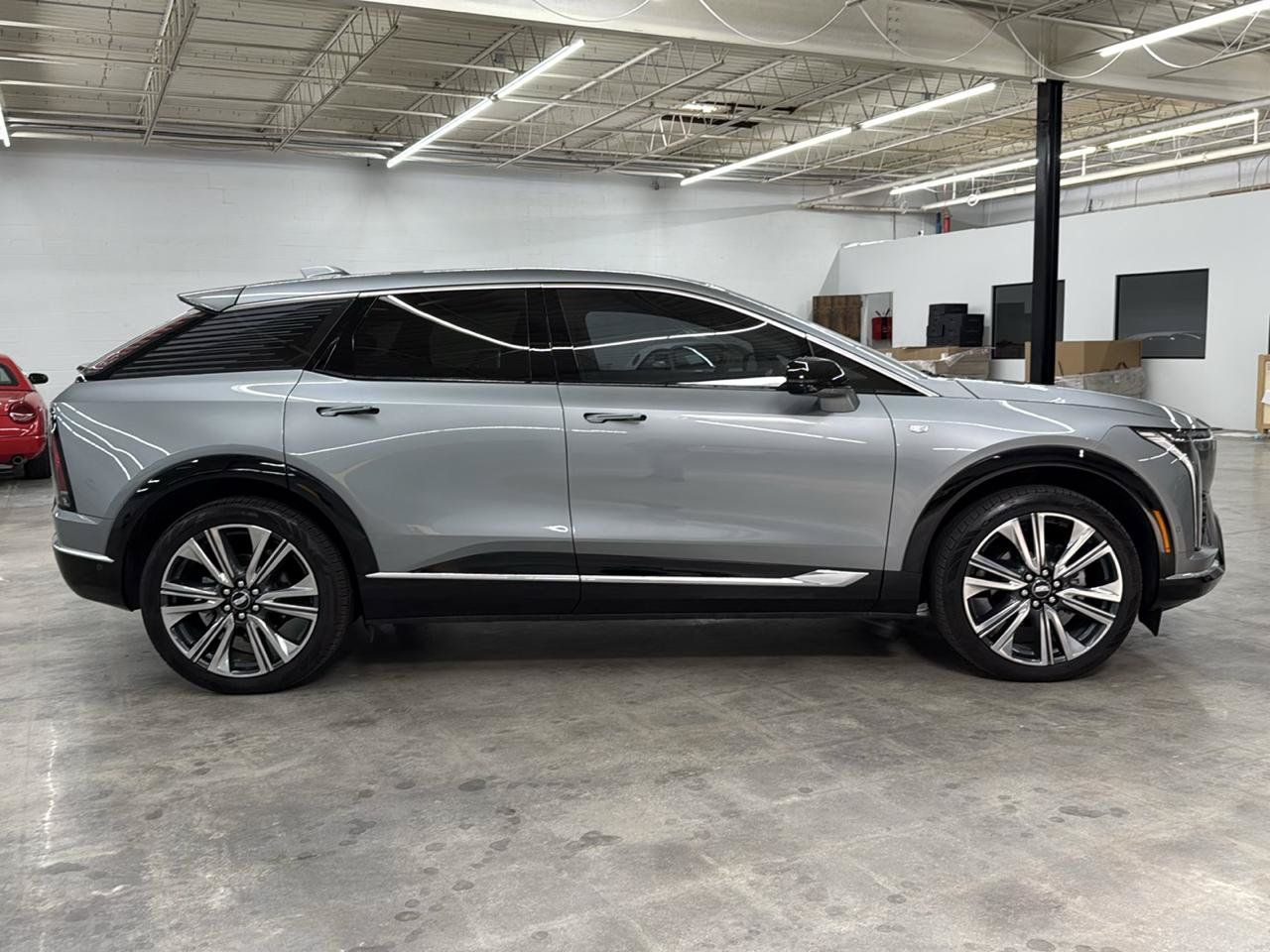 Used 2025 Cadillac Optiq Luxury 2 AWD/4WD image 6