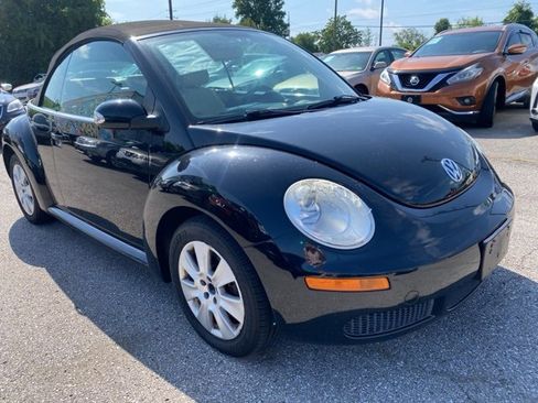 Used 2009 Volkswagen Beetle S image 1