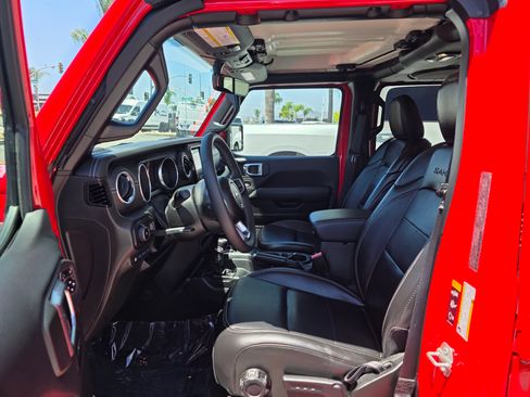 Used 2023 Jeep Wrangler Unlimited Sahara w/ Cold Weather Group AWD/4WD image 11