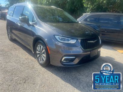 Used 2021 Chrysler Pacifica Touring-L