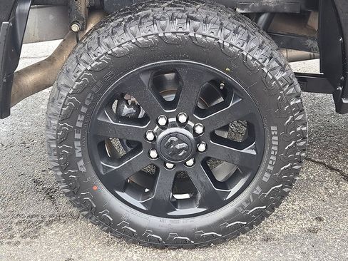 Used 2024 RAM 2500 Big Horn w/ Night Edition AWD/4WD image 7