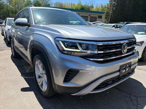 Used 2023 Volkswagen Atlas SE w/ Panoramic Sunroof Package AWD/4WD image 3