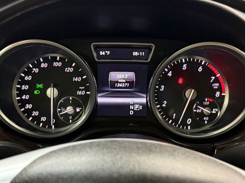 Used 2013 Mercedes-Benz ML 350 ML 350 Sport Utility 4D image 32