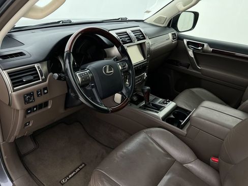 Used 2018 Lexus GX 460 image 9