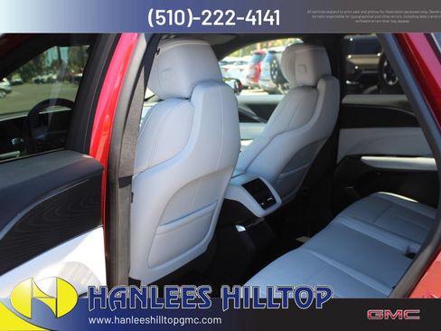 Used 2024 Cadillac Lyriq Luxury AWD/4WD image 19