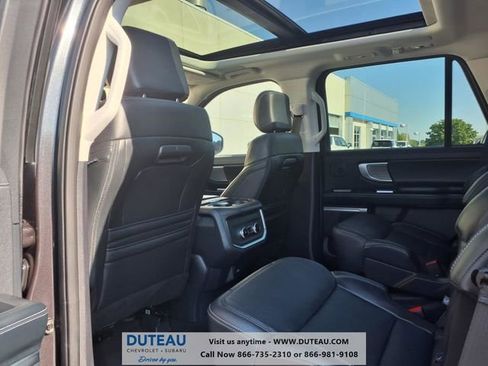 Used 2025 Ford Expedition Platinum w/ Driver's Package image 7