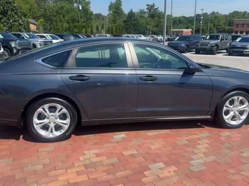 Certified 2023 Honda Accord LX image 3