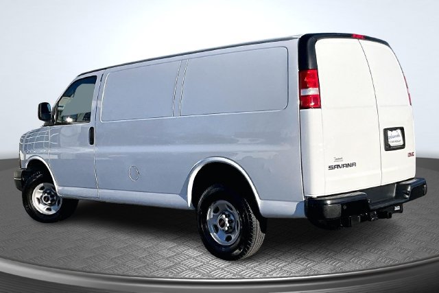 Used 2023 GMC Savana 3500 w/ Driver Convenience Package RWD image 4