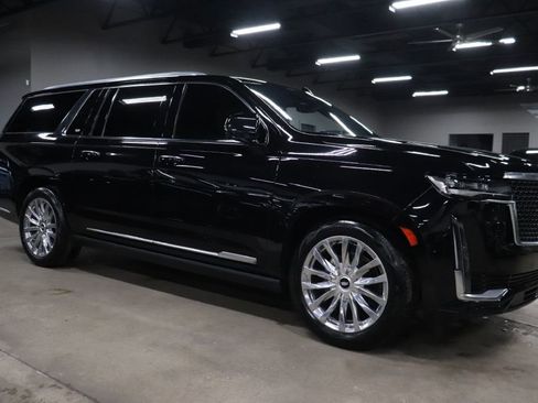 Used 2022 Cadillac Escalade ESV Premium Luxury w/ Performance Package image 6