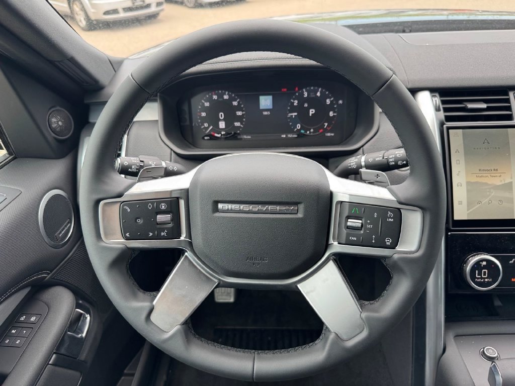 New 2026 Land Rover Discovery Limited Edition AWD/4WD image 10