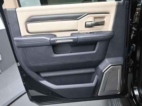 Used 2022 RAM 2500 Limited image 14